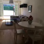 Con Terraza Y Jardin En *