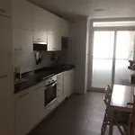 Con Terraza Y Jardin En Appartement