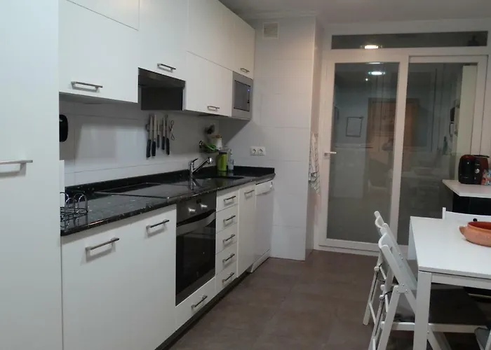 Con Terraza Y Jardin En *