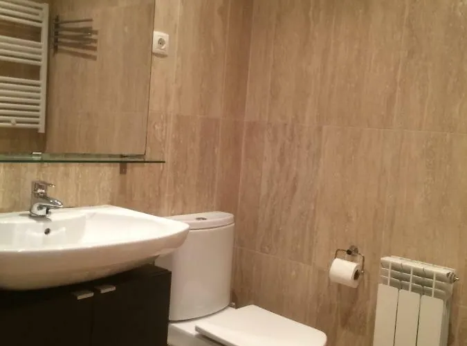 Con Terraza Y Jardin En Apartment