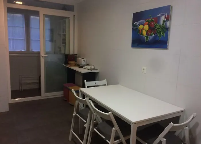 Con Terraza Y Jardin En *