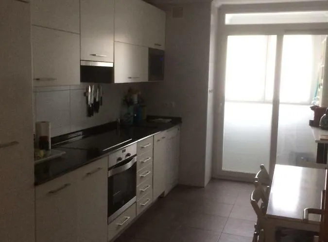 Con Terraza Y Jardin En Apartment