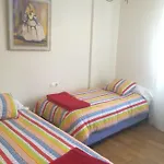 Con Terraza Y Jardin En *