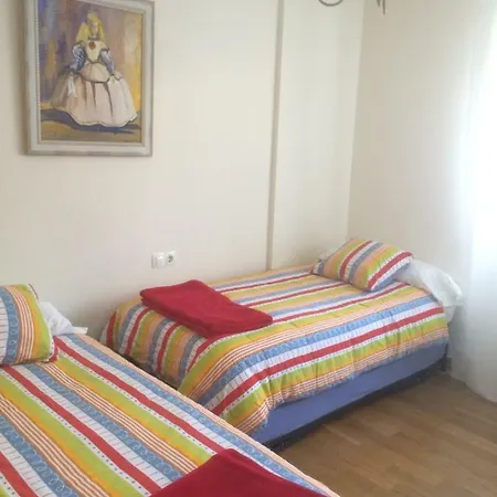 Con Terraza Y Jardin En *
