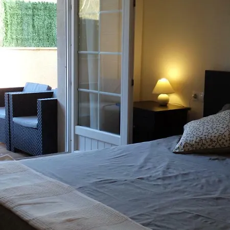 Con Terraza Y Jardin En Lägenhet Bakio