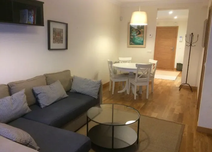 Apartamento Con Terraza Y Jardín En