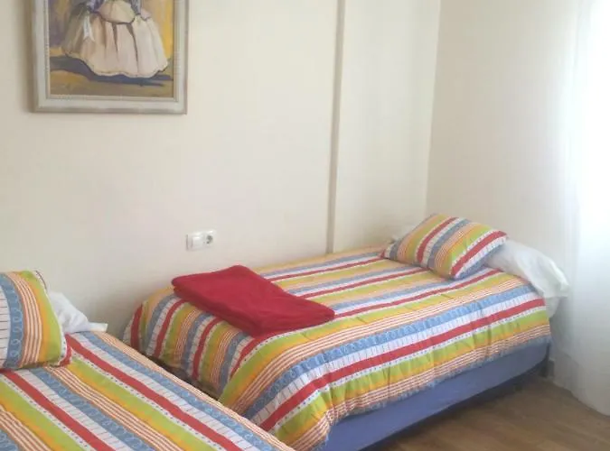 Con Terraza Y Jardin En *