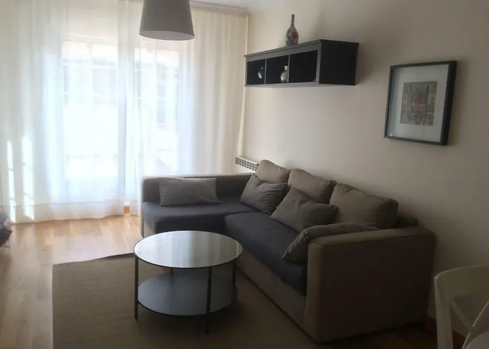 Con Terraza Y Jardin En バキオ