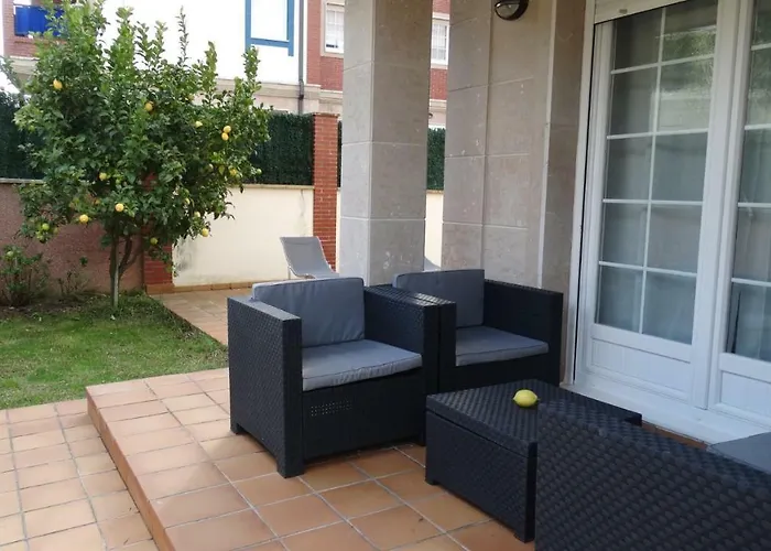 Con Terraza Y Jardin En アパート *